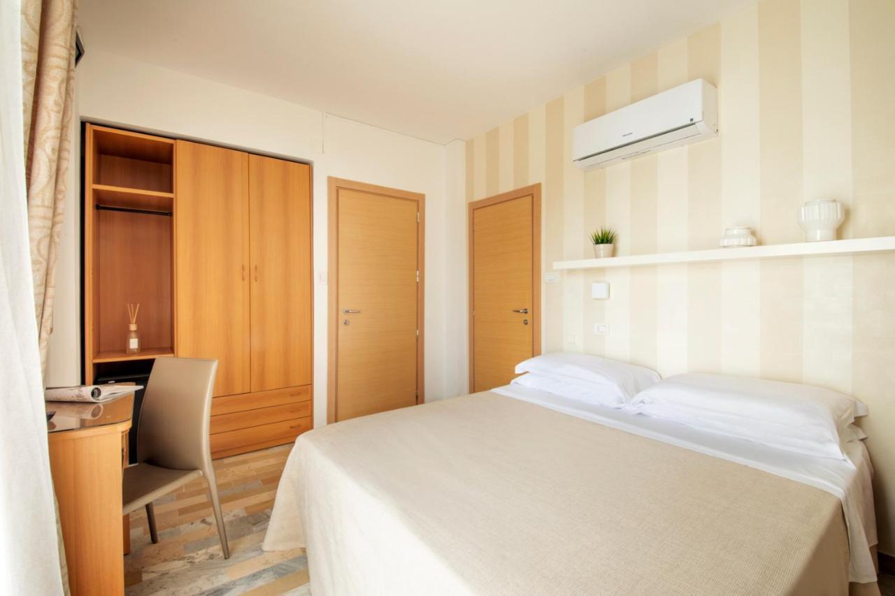 Hotel Bernard Σαν Μπενεντέτο ντελ Τρόντο Εξωτερικό φωτογραφία