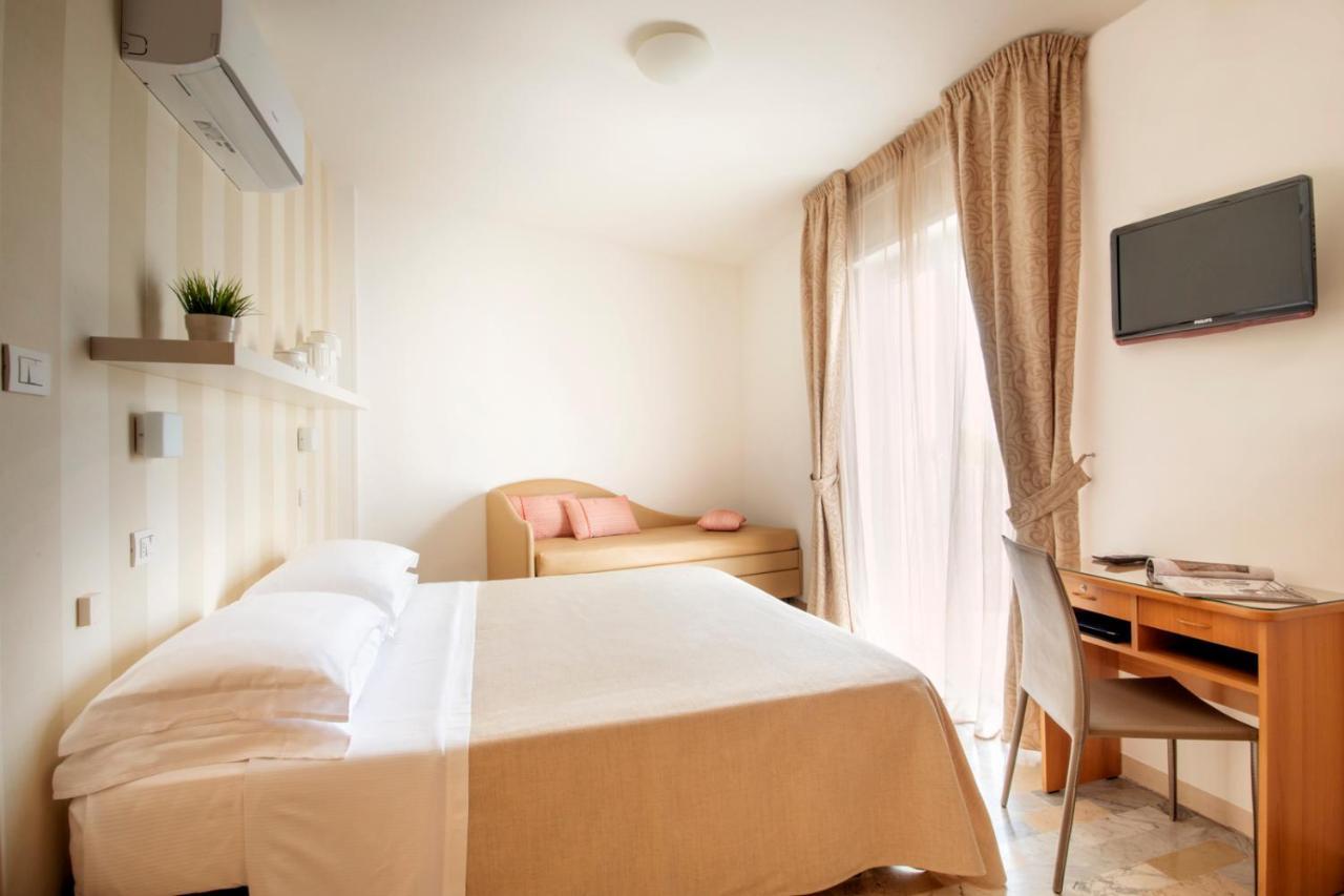 Hotel Bernard Σαν Μπενεντέτο ντελ Τρόντο Εξωτερικό φωτογραφία